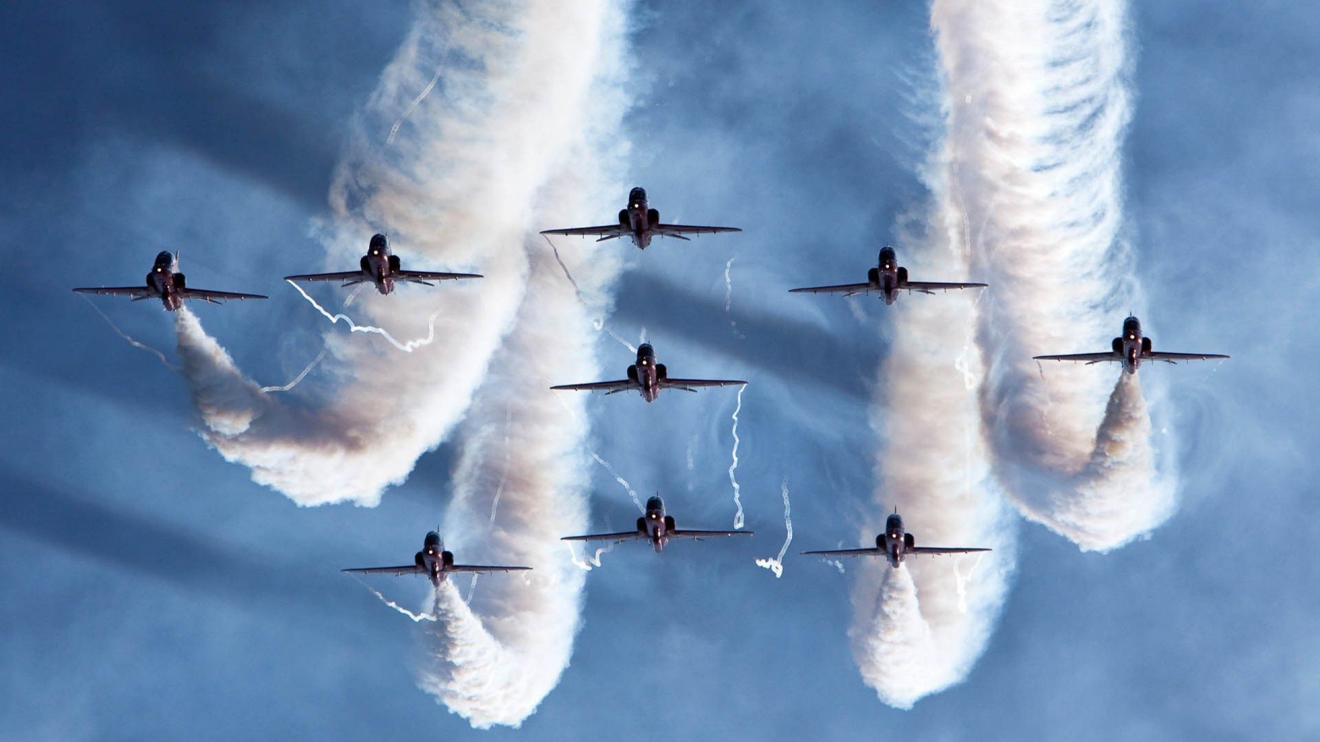 时空交错的绿茵与硬木，当意甲焦点战遇见东北虎