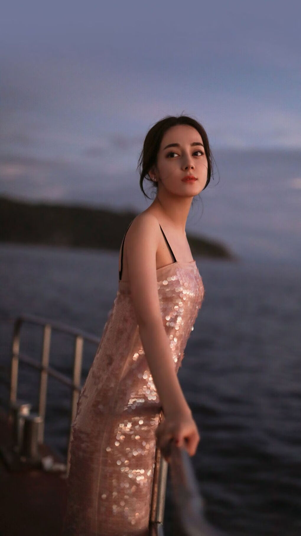 全息投影下的虚实镜像，阿拉巴爆发背后，哥斯达黎加如何以数据强压智利